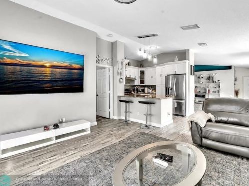 10240 24th Ct, Hollywood FL  33025-6504 exterior