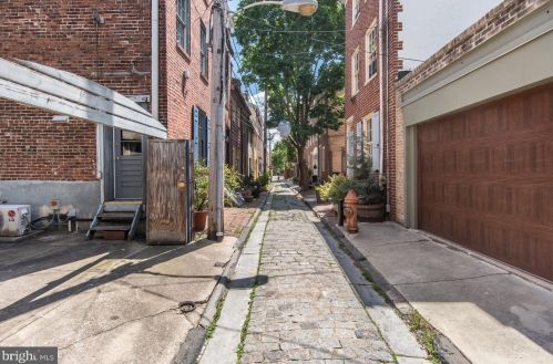 805 Hancock St, Philadelphia, PA 19147-3440