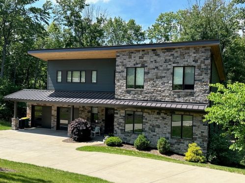 412 Arcadia Dr, Pittsburgh, PA 15237-5557