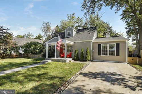 2915 Harrison Rd, Falls Church, VA 22042-1642