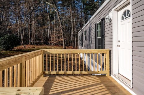 18 Cedar Ln, Lee, NH 03861-4416