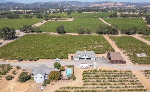 1706 River Rd, Santa Rosa, CA 95409