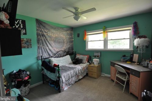 5 Oak Ave, Browns Mills NJ  08015-3215 exterior