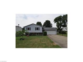 621 Meadowridge Ave, Canton, OH 44708-3323