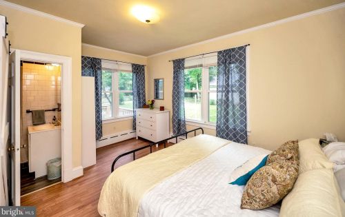 142 Main St, Bowling Green VA  22427-9425 exterior