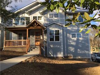 900 Caruthers Ave, Nashville, TN 37204-2409