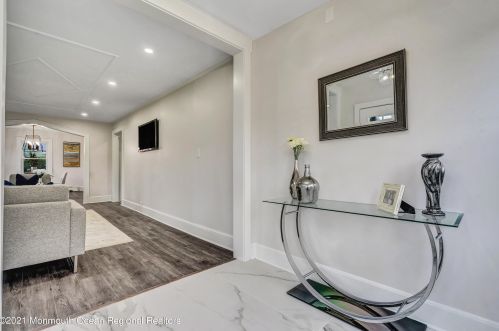 226 Davis Ave, Lacey NJ  08731-3519 exterior