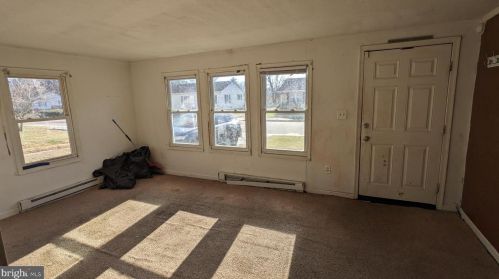 526 8th St, Laurel DE  19956-1316 exterior