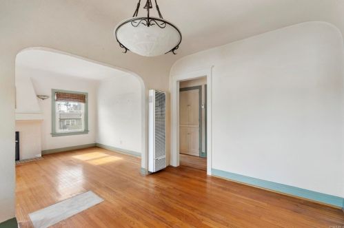 1204 Edgemont St, San Diego CA 92102-1740 exterior