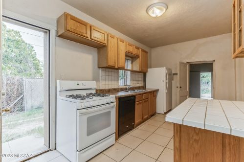 1309 Niagara St, Tucson, AZ 85745-3133