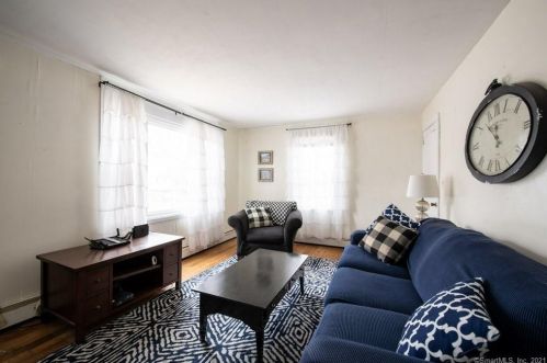 377 Queen St, Bridgeport CT  06606-3432 exterior