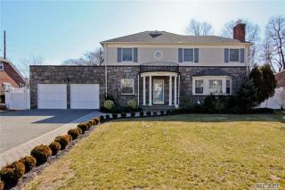 24 Azalia Ct, Hempstead, NY 11550-1102