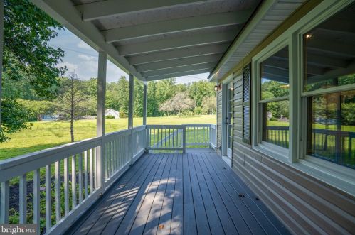 14676 Alps Dr, Woodbridge VA  22193-3322 exterior