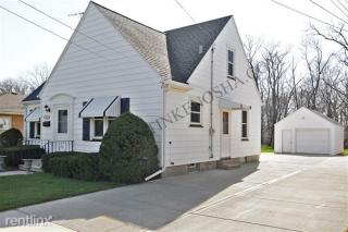 3542 22nd Ave, Kenosha WI  53140-2365 exterior