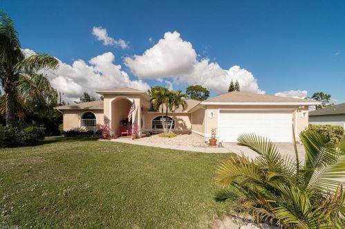 2227 4th St, Cape Coral, FL 33909-2851