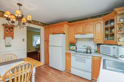 52 Colony Dr, West Sayville NY  11796-1619 exterior