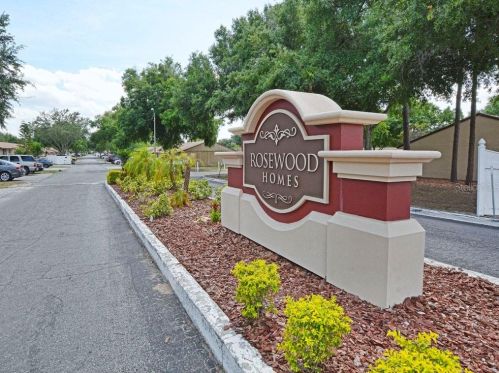 591 Rosewood Ln, Tavares FL  32778-4880 exterior