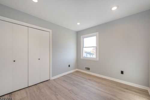 14 Ironwood Way, West Paterson NJ  07424-2019 exterior