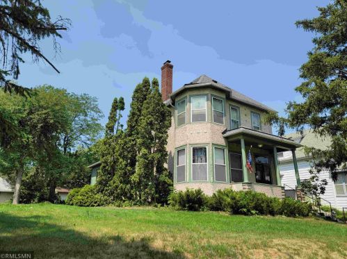 305 5th Ave, South Saint Paul, MN 55075-2033