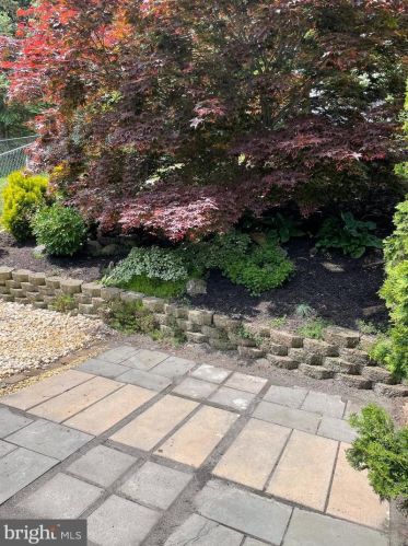 29 Johns Dr, West Enola PA  17025-2694 exterior