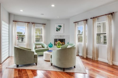 408 Lucia Ave, Redondo Beach, CA 90277-3905