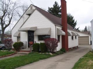 1331 Cottage Pl, Canton OH  44703-1169 exterior