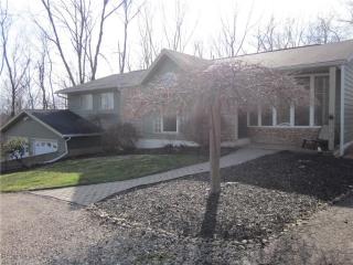 65385 Highland Hills Rd, Cambridge, OH 43725-9657