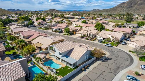 5717 Soft Wind Dr, Glendale AZ  85310-3643 exterior