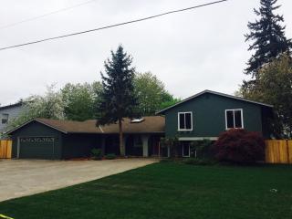 1404 Valley View Dr, Puyallup, WA 98372-4161