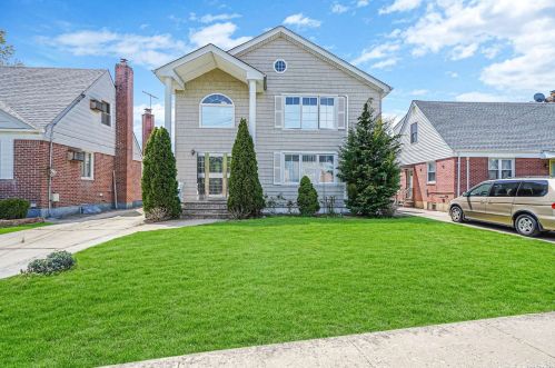 76-36 Hewlett St, New Hyde Park, NY 11040-1430