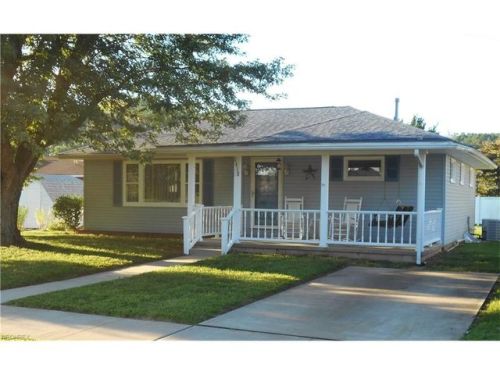 2412 Rockland Ave, Belpre, OH 45714-1039