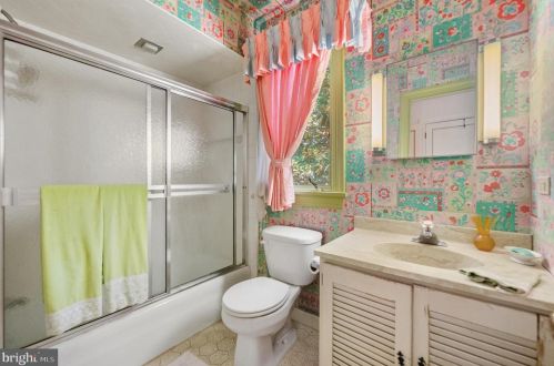 71 Tunbridge Rd, Haverford PA  19041-1038 exterior
