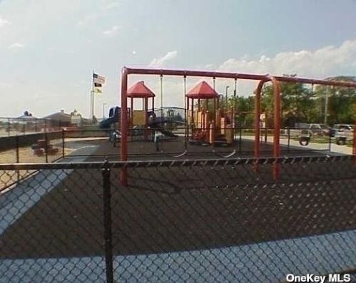 13 Barnstable Rd, East Rockaway NY  11518-2403 exterior