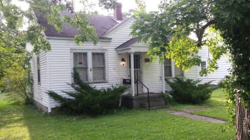 327 3rd St, Austin, IN 47102-1410