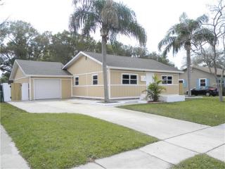 703 20th Ave, Bradenton, FL 34205-7614