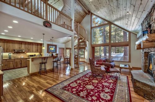 1637 Nadowa St, South Lake Tahoe, CA 96150-5833