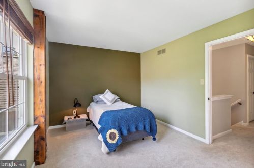 165 Orchard Ct, Blue Bell PA  19422-2824 exterior