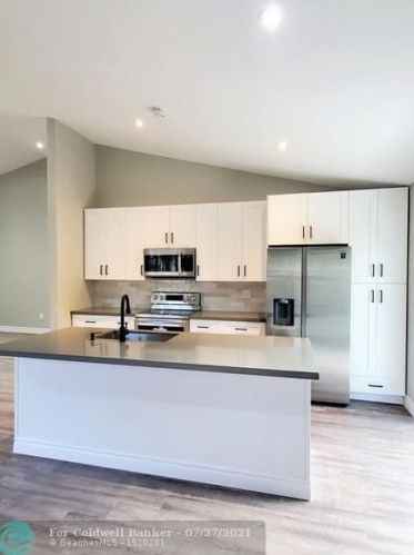 8631 16th Ct, Hollywood FL  33025-3332 exterior