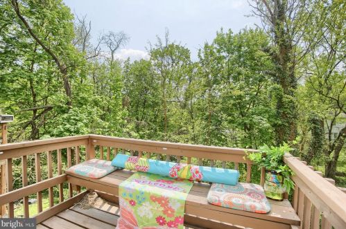 56 Ashford Dr, West Enola PA  17025-2320 exterior