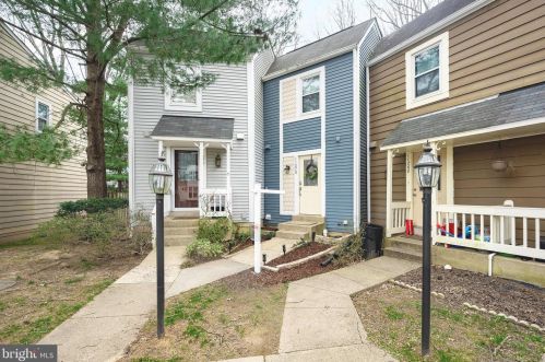 11270 Silentwood Ln, Herndon, VA 20191-4113