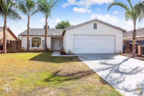 9009 Decoy Ct, Lamont, CA 93241-1655