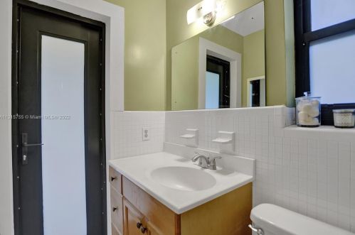 2003 37th Ave, Hollywood FL  33021-4320 exterior