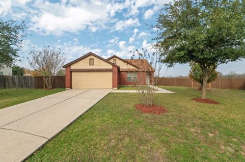 131 Splendor Cv, Uhland, TX 78640-5540