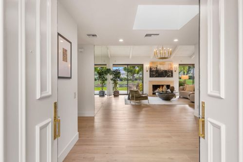 7 Mayfair Dr, Rancho Mirage CA  92270-2586 exterior