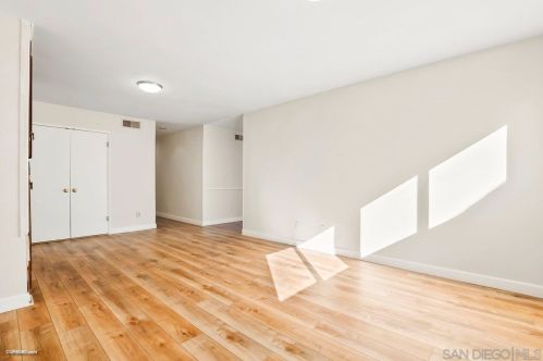 10859 Greenford Dr, San Diego CA  92126-2706 exterior