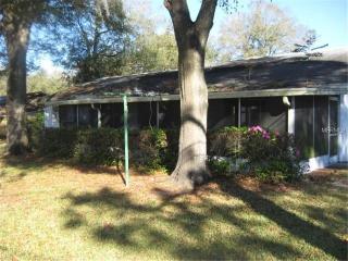 303 Greenwoods Ln, Lakeland, FL 33813-4635