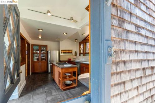 66 Panoramic Way, Berkeley CA 94704-2540 exterior