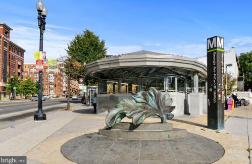 438 Kenyon St, Washington DC 20010-2915 exterior