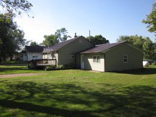 109 Lawton Ave, Harris, IA 51345-7710