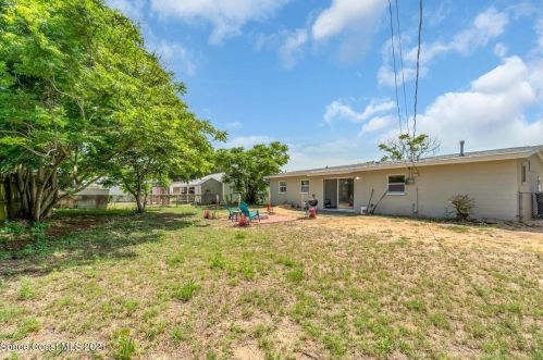 4785 Key Largo Dr, Titusville FL  32780-6929 exterior